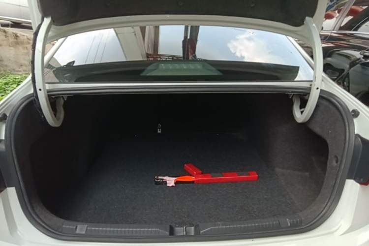 Used Volkswagen Bora 2019 1.5L Automatic Fashion Model Trunk