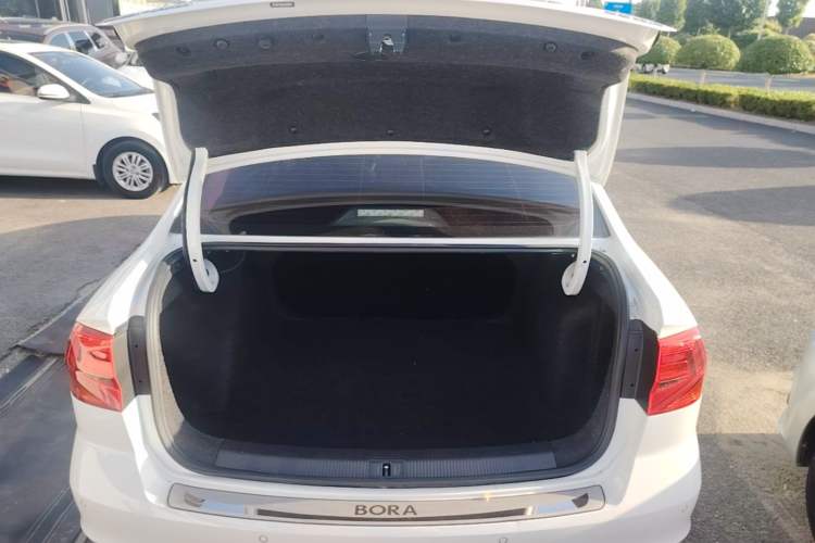 Used Volkswagen Bora 2019 Bora Legend 1.5L Manual Fashion Edition China VI Standard Trunk