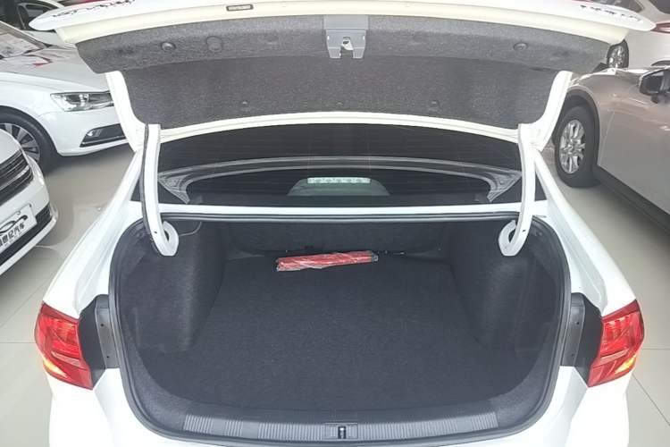 Used Volkswagen Bora 2019 Facelift Bora·Legend 1.5L Manual Fashion Edition China VI Standard Trunk