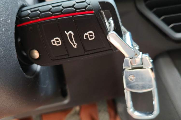 Used Volkswagen Bora 2019 Revised Version 1.5L Manual Fashion Edition China VI Standard Vehicle Key