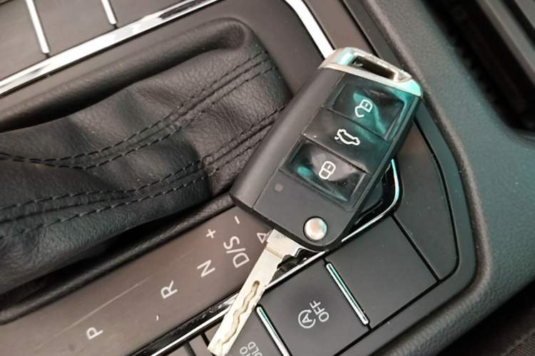 Used Volkswagen Bora 2019 Revised Version 1.5L Automatic Fashionable Style China VI Vehicle Key