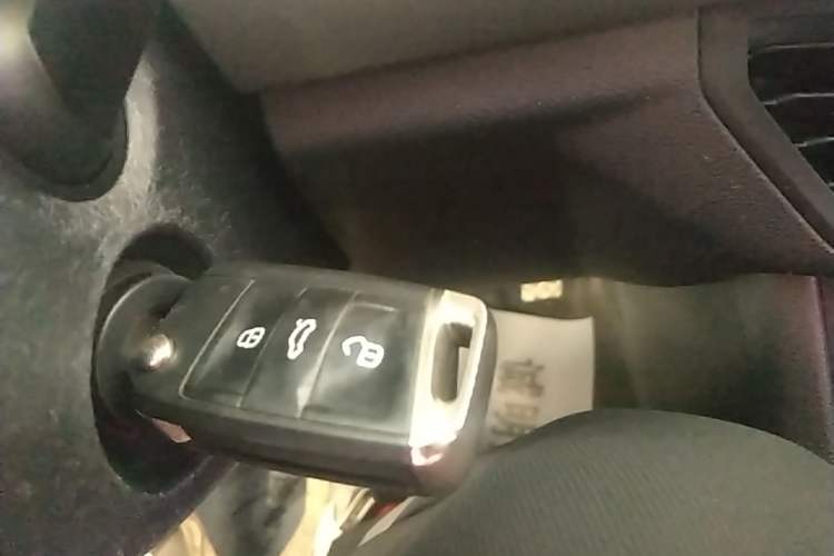 Used Volkswagen Bora 2019 Revised Version 1.5L Manual Fashion Edition China VI Standard Vehicle Key
