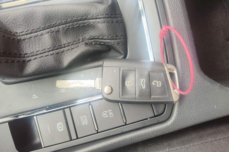 Used Volkswagen Bora 2019 Revised Version 1.5L Automatic Fashionable Style China VI Vehicle Key