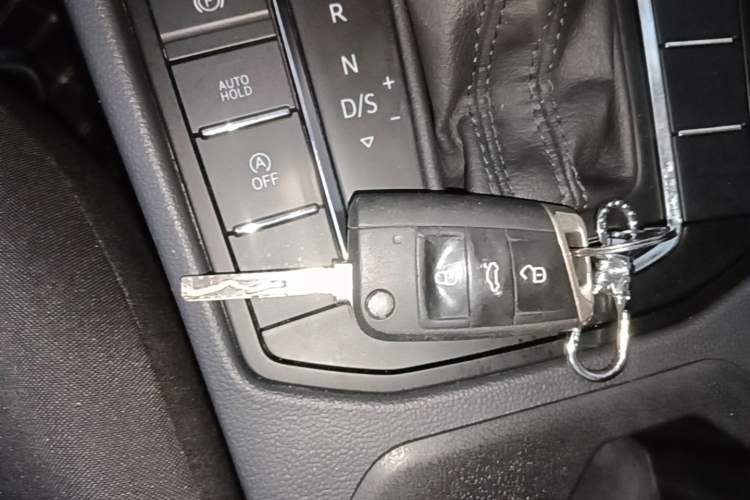 Used Volkswagen Bora 2019 Revised Version 1.5L Automatic Fashionable Style China VI Vehicle Key