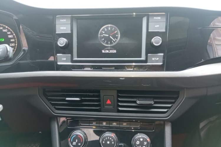 Used Volkswagen Bora 2019 Revised Version 1.5L Automatic Comfort Edition China VI Standard Audio And AC Panel