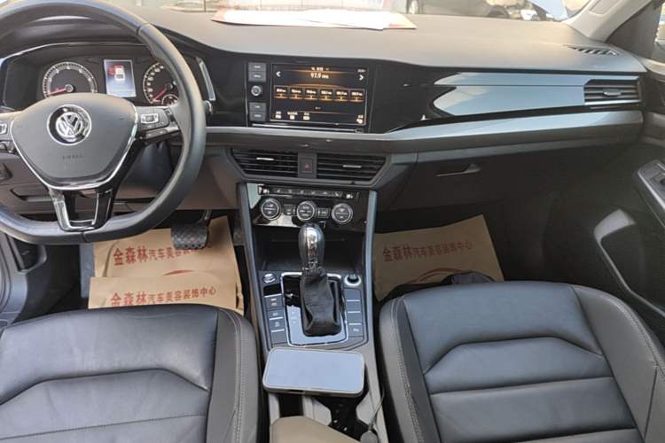 Used Volkswagen Bora 2019 Revised 1.5L Automatic Luxury Version China VI Standard Audio And AC Panel