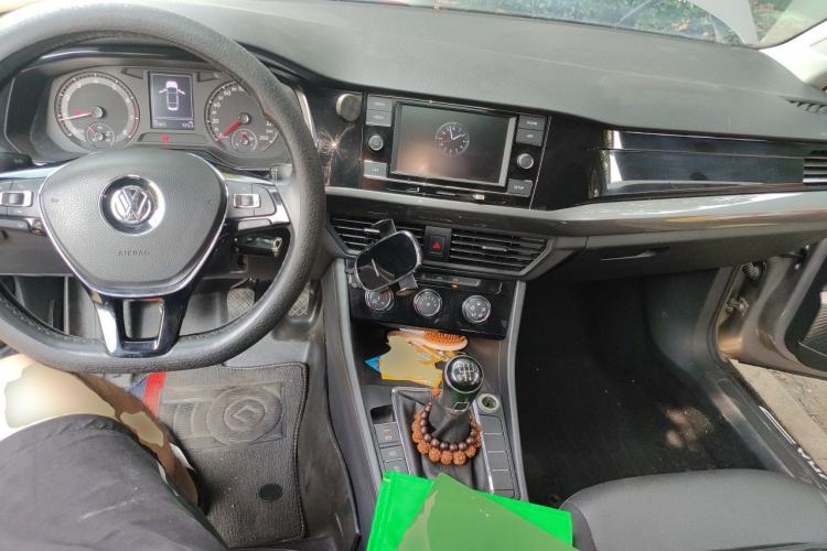 Used Volkswagen Bora 2019 1.5L Manual Comfort Version Center Console