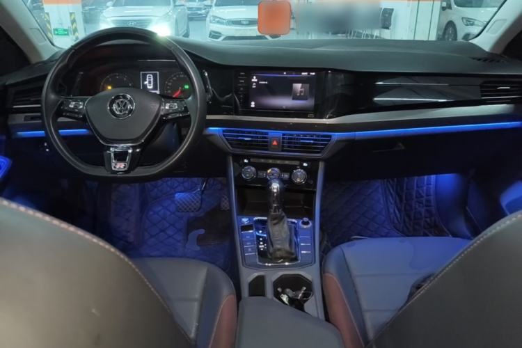 Used Volkswagen Bora 2019 Revised Version 1.5L Automatic Elite Edition China VI Standard Center Console