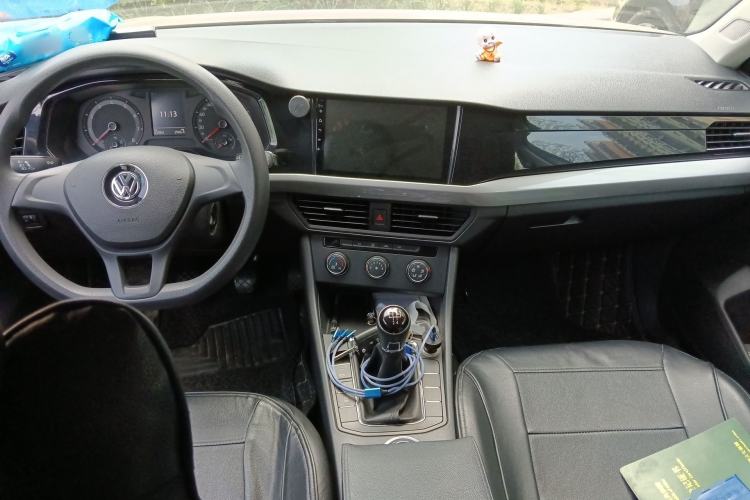 Used Volkswagen Bora 2019 1.5L Manual Fashion Edition Center Console