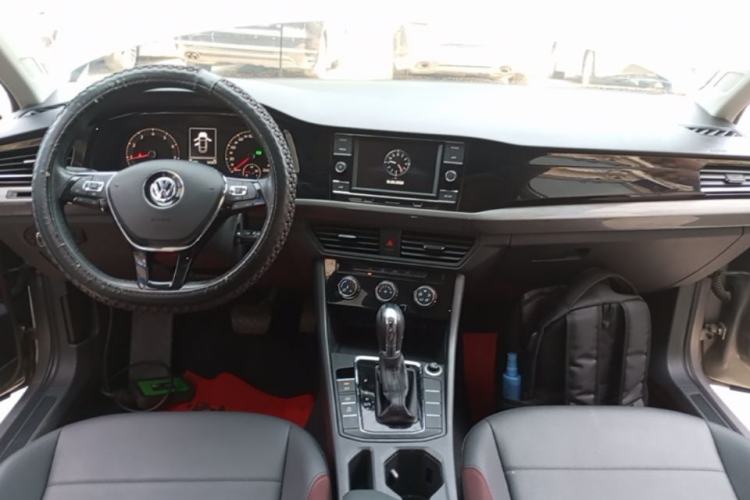 Used Volkswagen Bora 2019 Revised Version 1.5L Automatic Comfort Edition China VI Standard Center Console