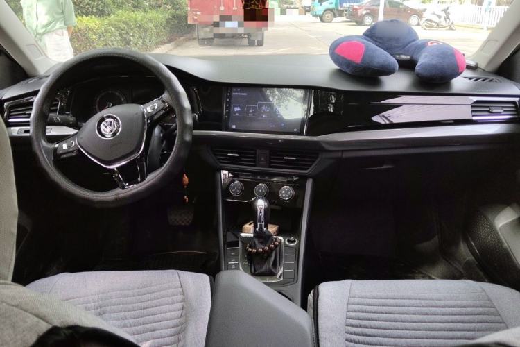 Used Volkswagen Bora 2019 1.5L Automatic Comfort Model Center Console