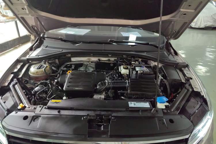 Used Volkswagen Bora 2019 Revised Version 1.5L Automatic Fashionable Style China VI Engine Bay