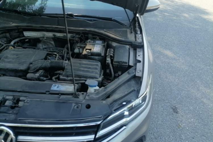 Used Volkswagen Bora 2019 1.5L Automatic Fashion Model Engine Bay Left