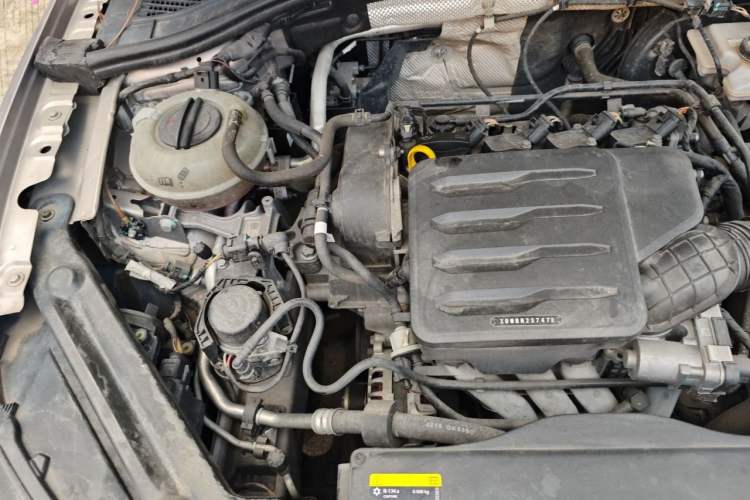 Used Volkswagen Bora 2019 Revised Version 1.5L Automatic Comfort Edition China VI Standard Engine Bay Right