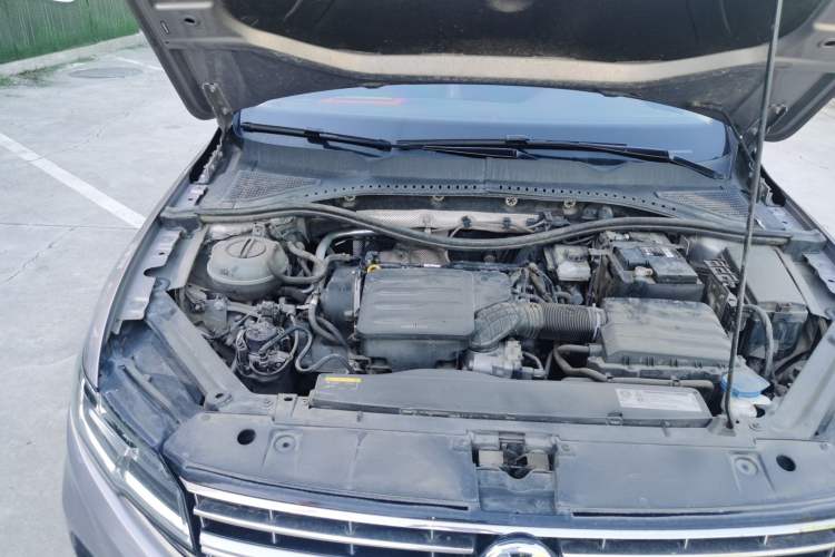 Used Volkswagen Bora 2019 Revised Version 1.5L Automatic Comfort Edition China VI Standard Engine Bay Right