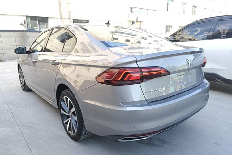 Used Volkswagen Bora 2019 Revised 1.5L Automatic Luxury Version China VI Standard Exterior 2