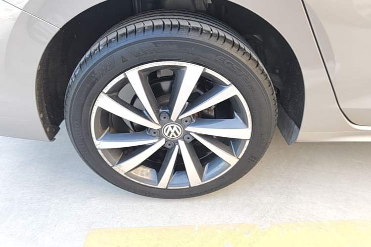 Used Volkswagen Bora 2019 Revised 1.5L Automatic Luxury Version China VI Standard Exterior 5