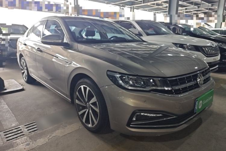 Used Volkswagen Bora 2019 280TSI DSG Luxury Model Front Right 45 Deg