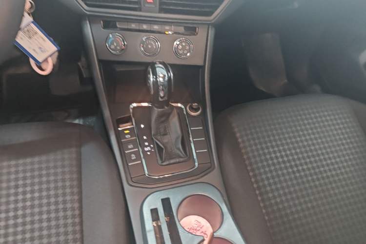 Used Volkswagen Bora 2019 1.5L Automatic Fashion Model Gear Lever