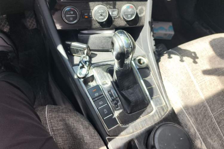 Used Volkswagen Bora 2019 Revised Version 1.5L Automatic Elite Edition China VI Standard Gear Lever
