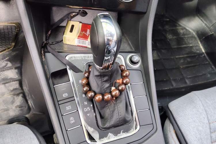 Used Volkswagen Bora 2019 1.5L Automatic Comfort Model Gear Lever