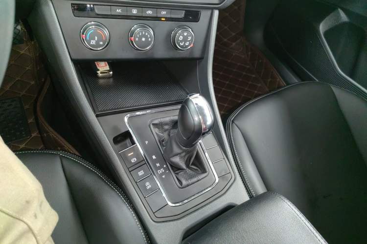 Used Volkswagen Bora 2019 Revised Version 1.5L Automatic Fashionable Style China VI Gear Lever