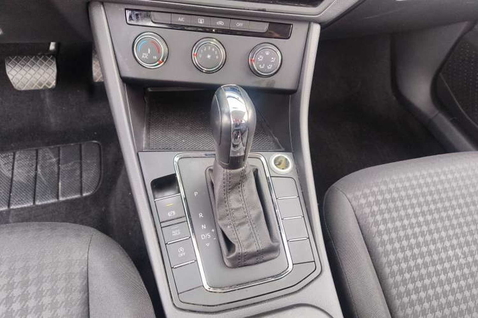 Used Volkswagen Bora 2019 Revised Version 1.5L Automatic Fashionable Style China VI Gear Lever