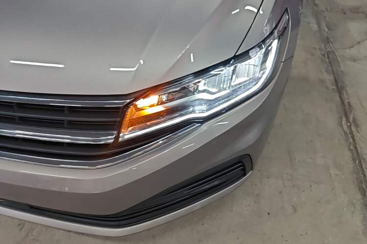 Used Volkswagen Bora 2019 1.5L Automatic Fashion Model Left Front Headlight