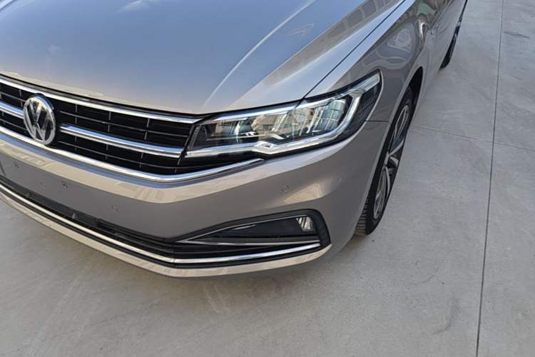 Used Volkswagen Bora 2019 Revised 1.5L Automatic Luxury Version China VI Standard Left Front Headlight
