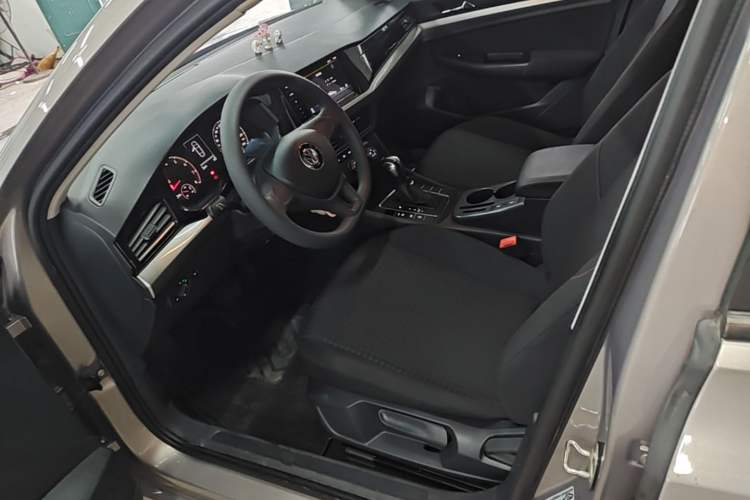 Used Volkswagen Bora 2019 1.5L Automatic Fashion Model Left Front Seat