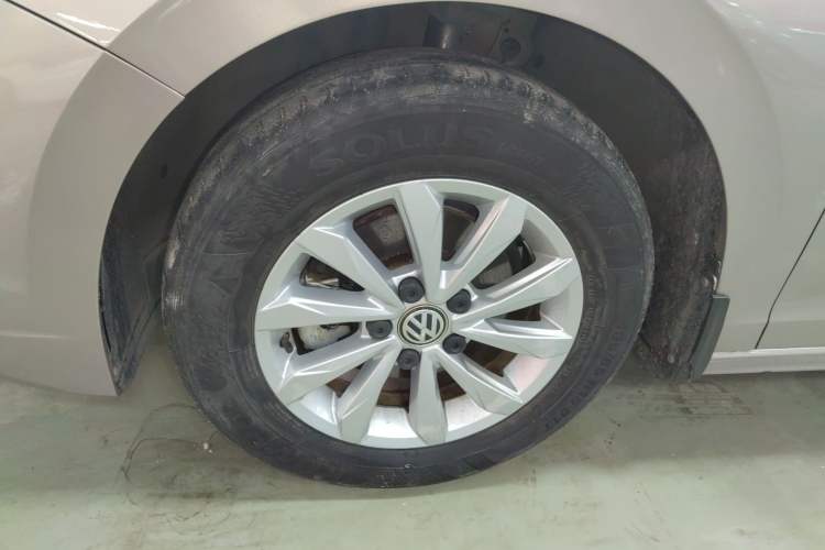 Used Volkswagen Bora 2019 Revised Version 1.5L Automatic Fashionable Style China VI Left Front Wheel Hub
