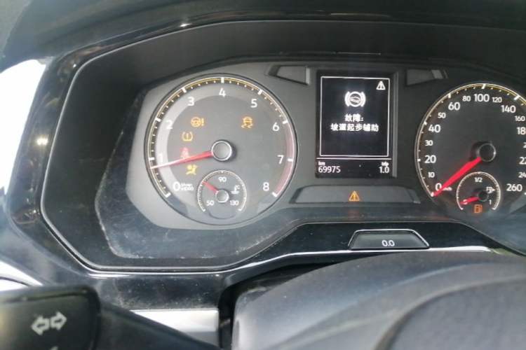 Used Volkswagen Bora 2019 1.5L Automatic Fashion Model Odometer Close Up