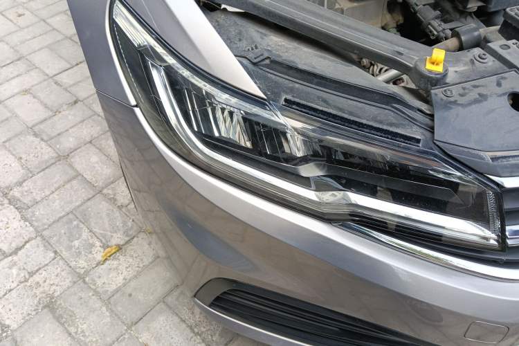 Used Volkswagen Bora 2019 1.5L Manual Fashion Edition Right Front Headlight
