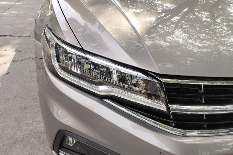Used Volkswagen Bora 2019 1.5L Automatic Comfort Model Right Front Headlight