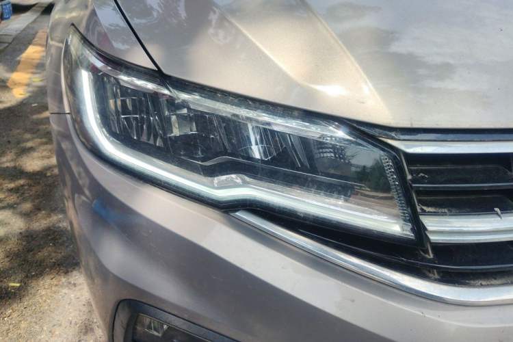 Used Volkswagen Bora 2019 Revised Version 1.5L Automatic Elite Edition China V Standard Right Front Headlight