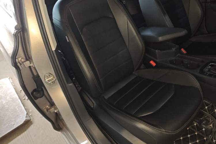Used Volkswagen Bora 2019 280TSI DSG Luxury Model Right Front Seat