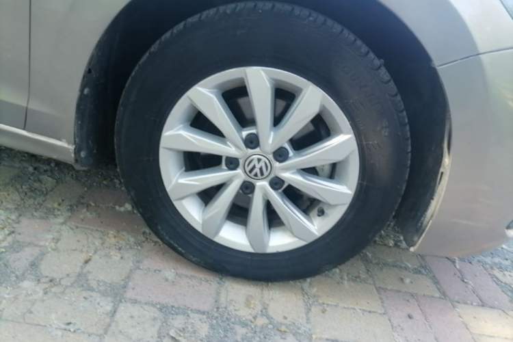 Used Volkswagen Bora 2019 1.5L Automatic Fashion Model Right Front Wheel Hub