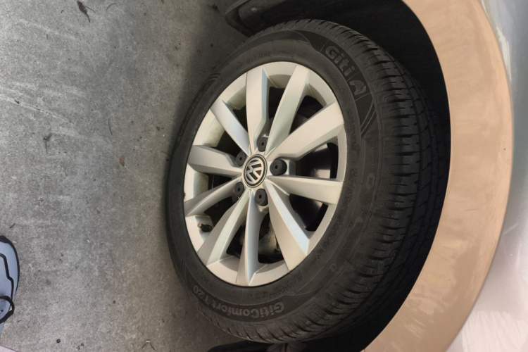 Used Volkswagen Bora 2019 Revised Version 1.5L Automatic Elite Edition China VI Standard Right Front Wheel Hub