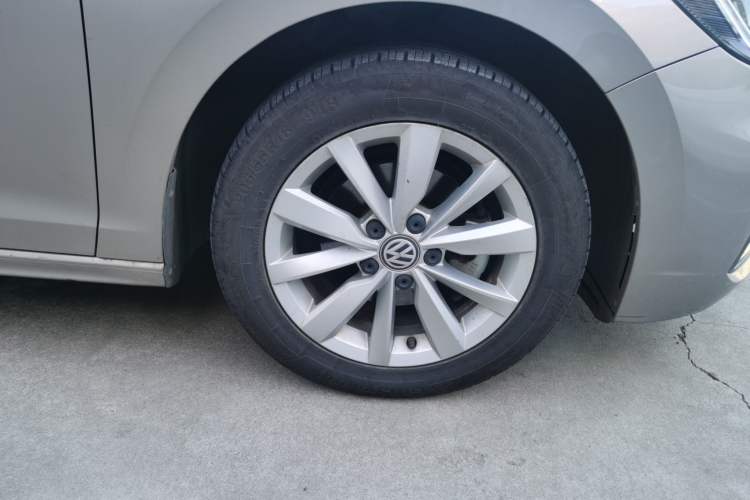 Used Volkswagen Bora 2019 Revised Version 1.5L Automatic Comfort Edition China VI Standard Right Front Wheel Hub