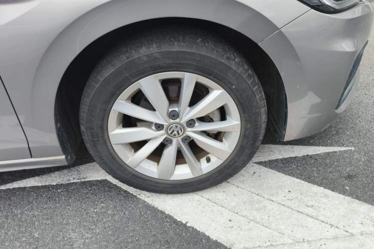 Used Volkswagen Bora 2019 Revised Version 1.5L Automatic Elite Edition China VI Standard Right Front Wheel Hub
