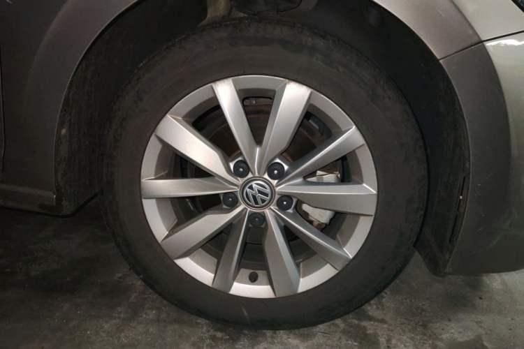 Used Volkswagen Bora 2019 Revised Version 1.5L Automatic Comfort Edition China VI Standard Right Front Wheel Hub