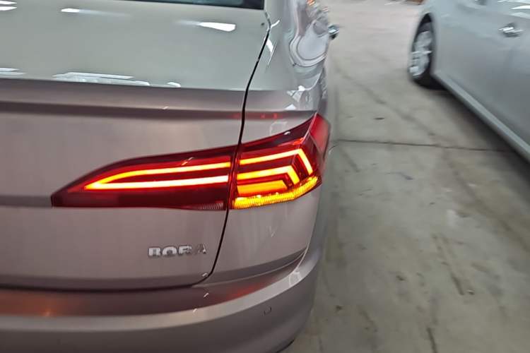 Used Volkswagen Bora 2019 1.5L Automatic Fashion Model Right Rear Taillight