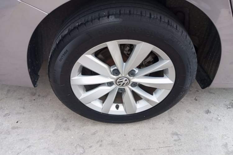 Used Volkswagen Bora 2019 Revised Version 1.5L Automatic Comfort Edition China VI Standard Right Rear Wheel Hub