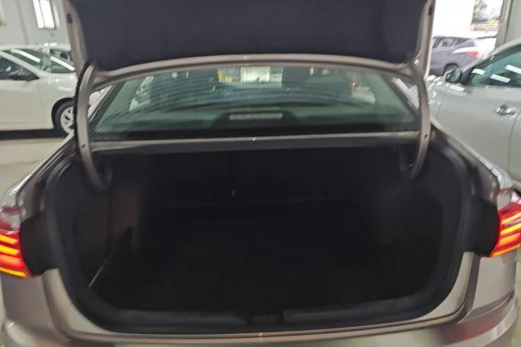 Used Volkswagen Bora 2019 1.5L Automatic Fashion Model Trunk