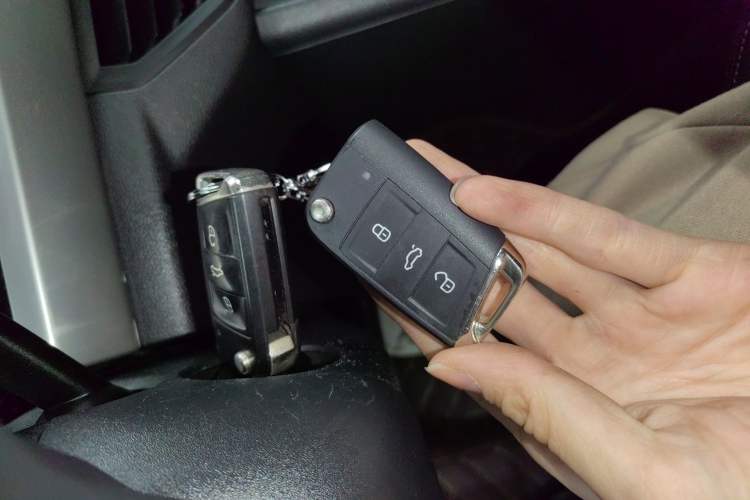 Used Volkswagen Bora 2019 Revised Version 1.5L Automatic Fashionable Style China VI Vehicle Key