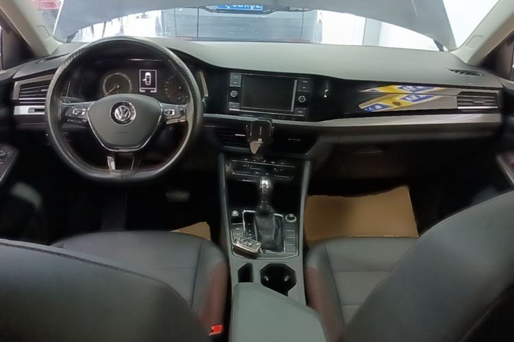 Used Volkswagen Bora 2020 1.5L Automatic Elite Version Center Console