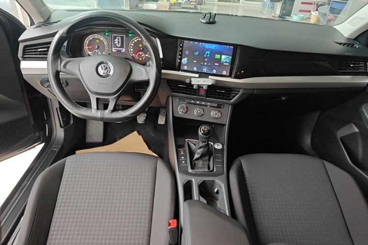 Used Volkswagen Bora 2020 1.5L Manual Fashion Edition Center Console