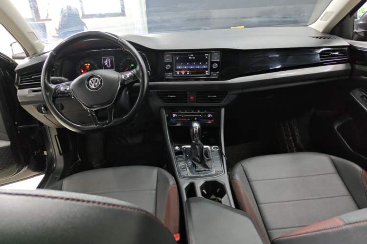 Used Volkswagen Bora 2020 1.5L Automatic Elite Version Center Console