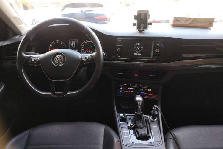 Used Volkswagen Bora 2020 1.5L Automatic Elite Version Center Console