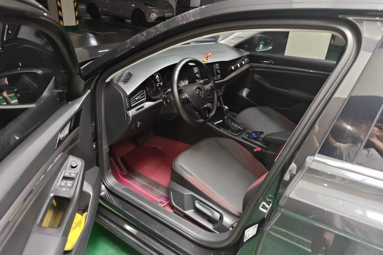 Used Volkswagen Bora 2020 1.5L Automatic Comfort Model Driver Seat